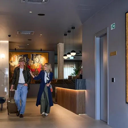Executive Hotel