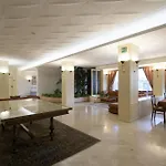 Отель Executive