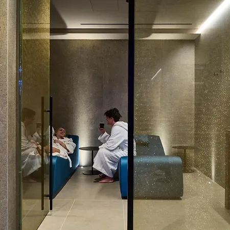Отель Executive